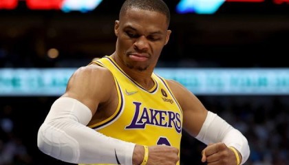 开云入口-韦少：湖人是否想要我不重要 愿为赢球做任何事