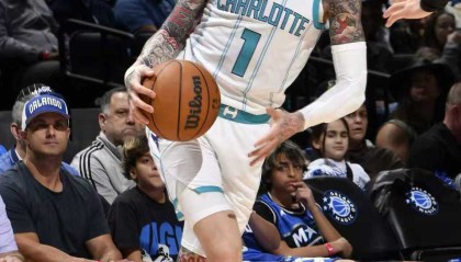 开云-大爆冷！黄蜂8人上双27分大胜魔术 三球16+6+7班凯罗23分